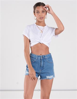 Short Mom Celeste Bigotes